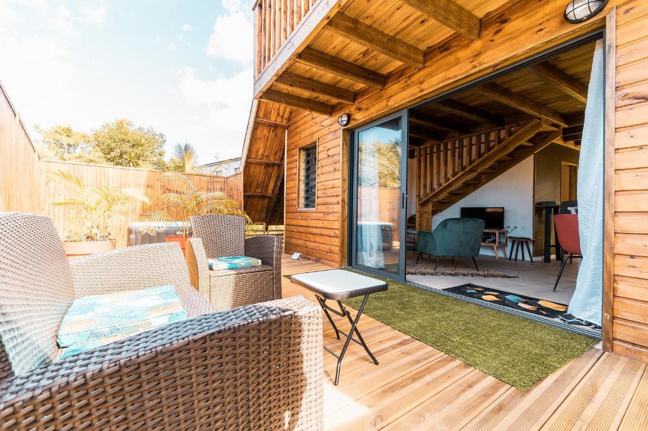 Charmant Chalet Avec Jacuzzi, L'Ile O Vert Saint-Philippe Exterior foto