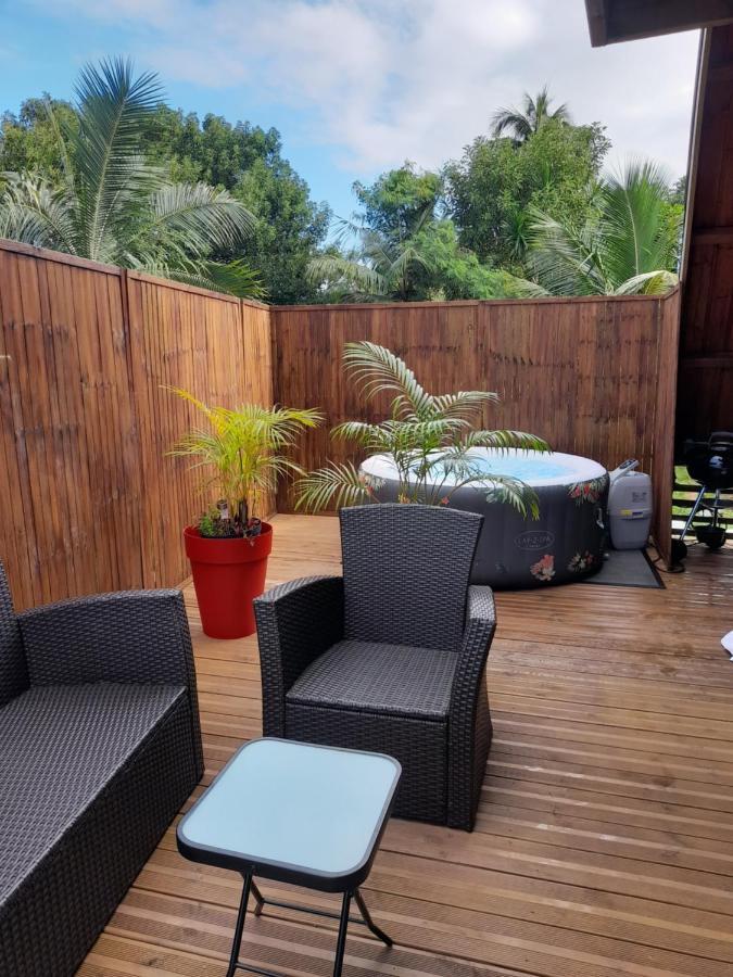 Charmant Chalet Avec Jacuzzi, L'Ile O Vert Saint-Philippe Exterior foto