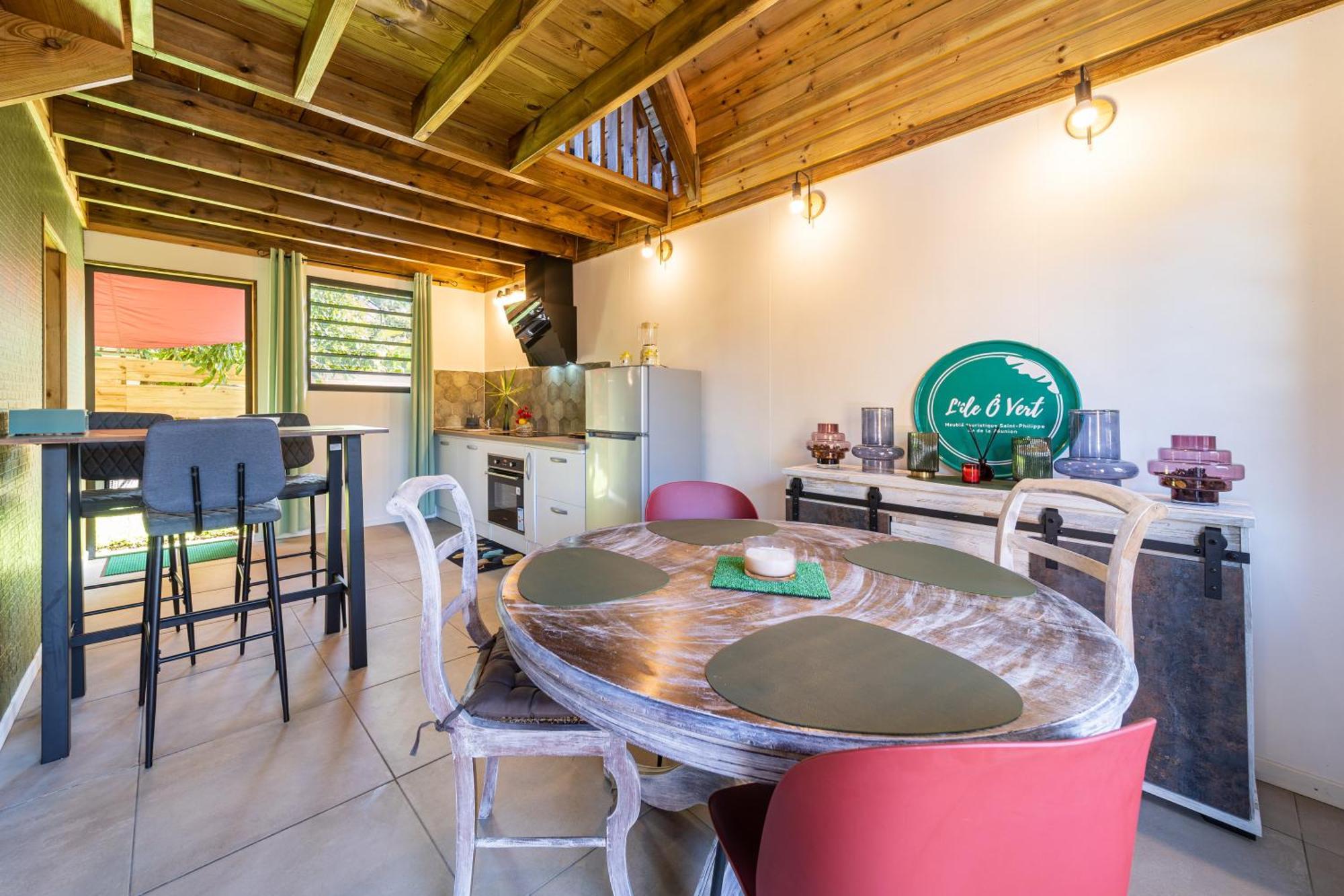 Charmant Chalet Avec Jacuzzi, L'Ile O Vert Saint-Philippe Exterior foto
