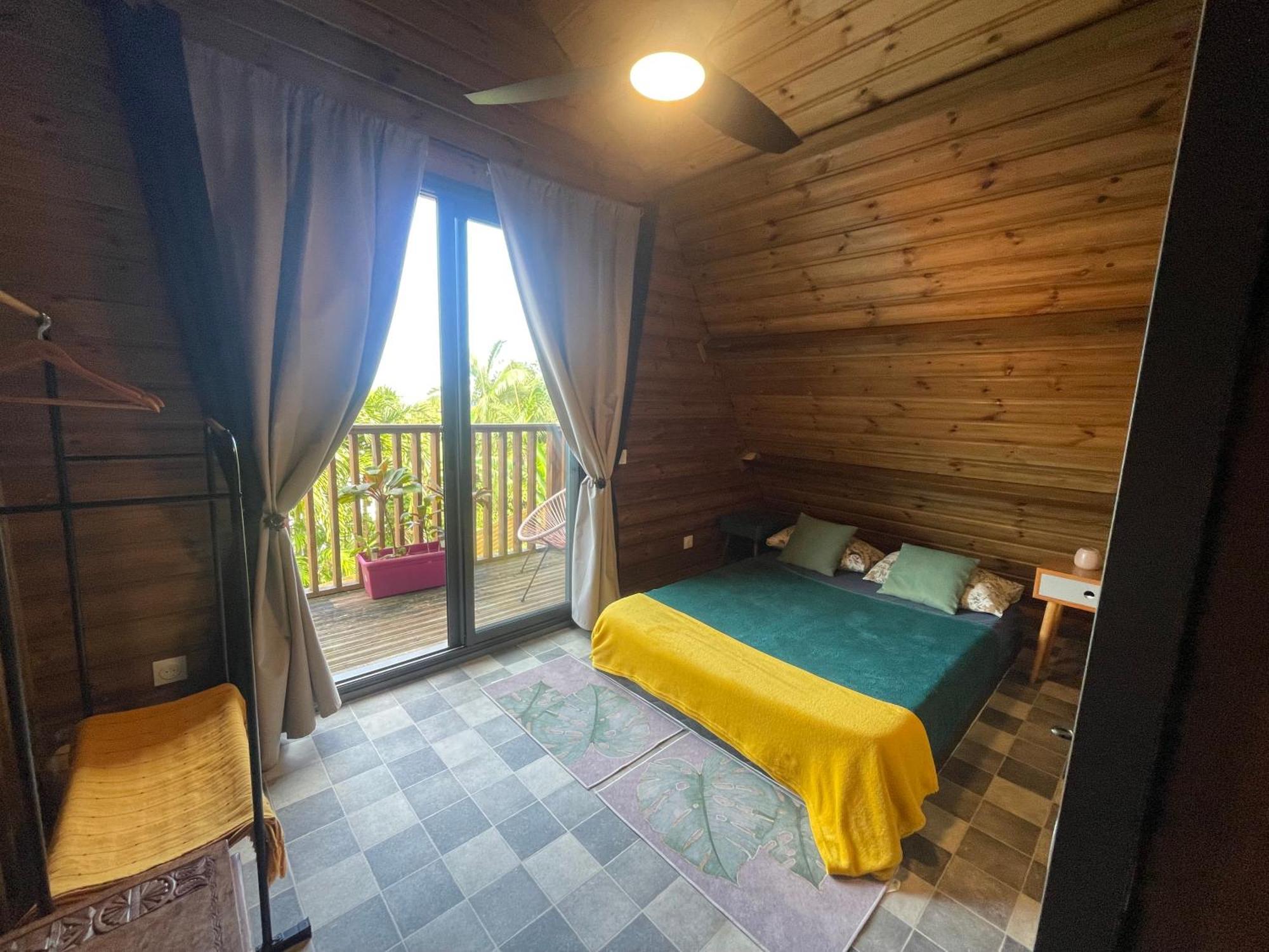 Charmant Chalet Avec Jacuzzi, L'Ile O Vert Saint-Philippe Exterior foto
