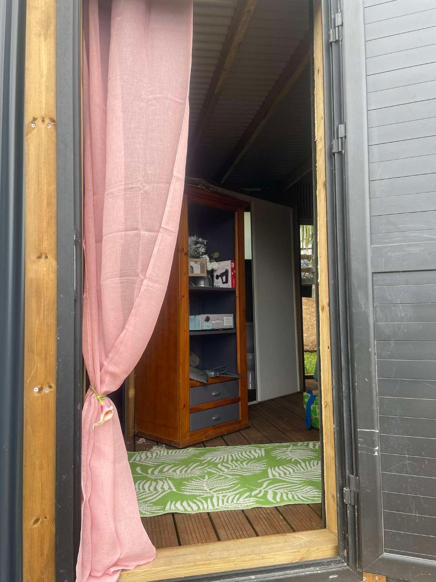 Charmant Chalet Avec Jacuzzi, L'Ile O Vert Saint-Philippe Exterior foto