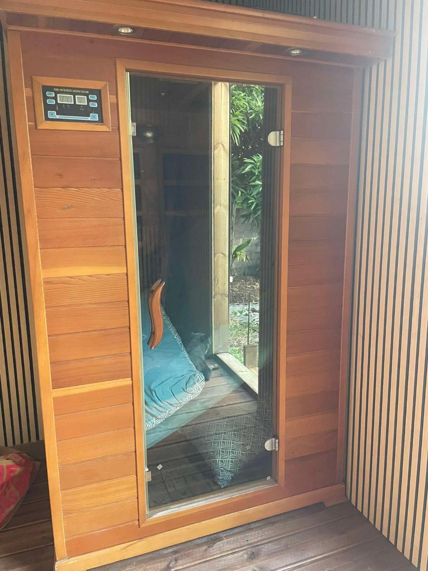 Charmant Chalet Avec Jacuzzi, L'Ile O Vert Saint-Philippe Exterior foto